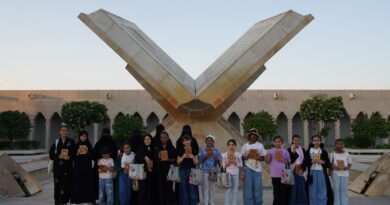 مجمع الملك فهد لطباعة المصحف الشريف يستقبل وفدًا من جمعية “قيمنا” في زيارة تعليمية لطالبات الجمعية