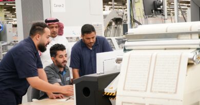 مجمع الملك فهد لطباعة المصحف الشريف يواصل تنفيذ برامج التدريب على رأس العمل في مجالات التجليد والخياطة والطباعة الرقمية