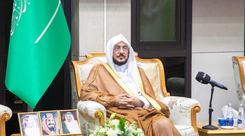 وزير الشؤون الإسلامية يزور مجمع الملك فهد لطباعة المصحف الشريف بالمدينة المنورة