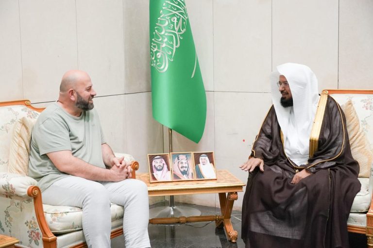 مجمع الملك فهد لطباعة المصحف الشريف يستقبل المفتي العام لجمهورية الجبل الأسود