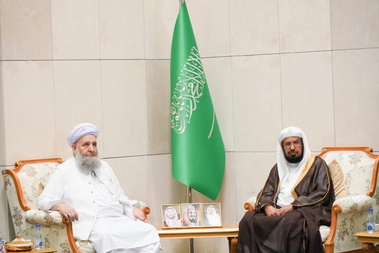 عضو مجلس الشيوخ الباكستاني الشيخ نور الحق قادري يثمن جهود مجمع الملك فهد لطباعة المصحف الشريف