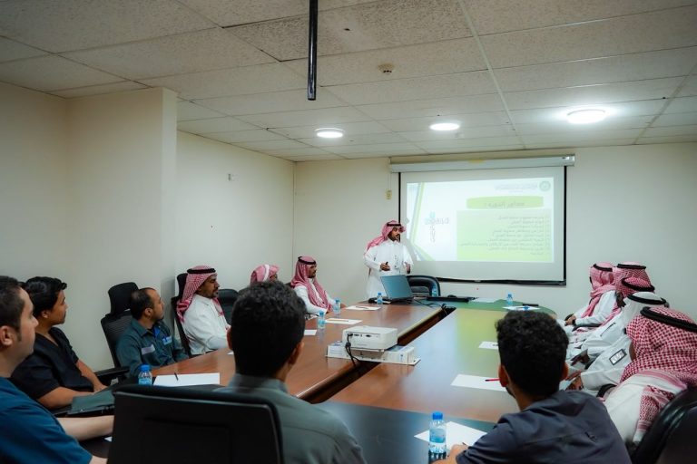مجمع الملك فهد ينفذ دورة تدريبية لمنسوبيه حول ضغوط العمل وسبل التعامل معها